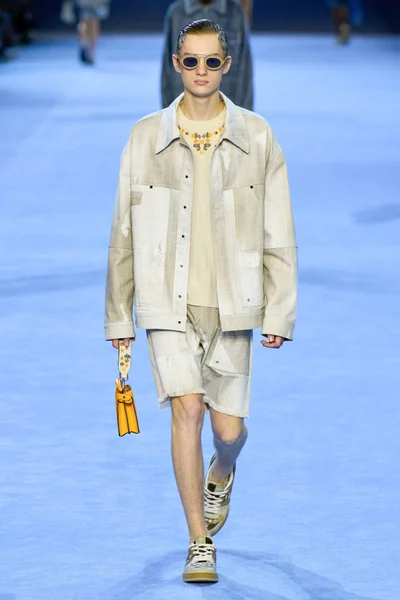 Look 33